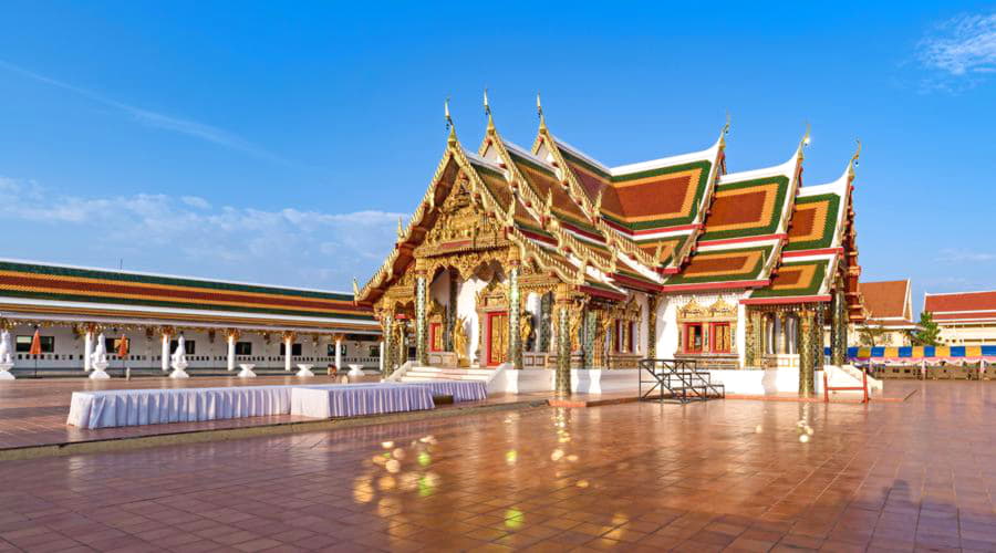 Las mejores ofertas de alquiler de coches en Sakon Nakhon
